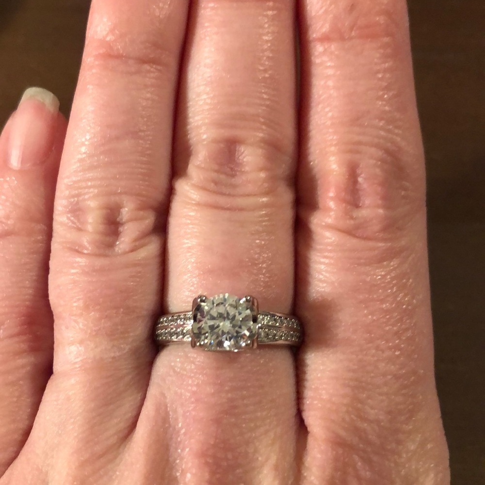 Size 8 ring with czs